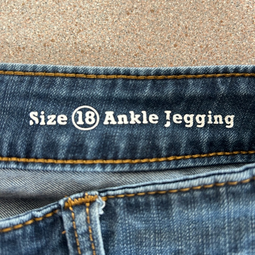 Women’s Ankle Jeggings